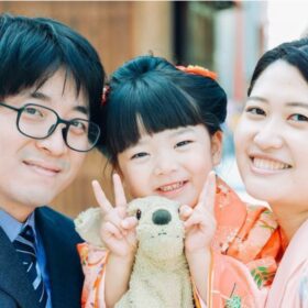 世田谷区・川崎市の七五三出張撮影｜子供慣れしたプロが撮る自然な笑顔の家族写真
